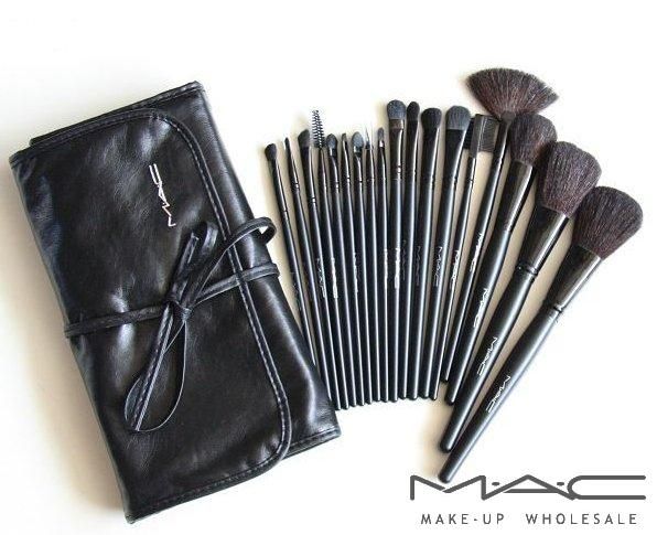mac cosmetics makeup brush