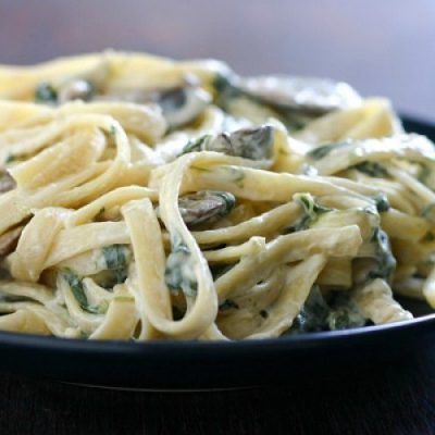 Fettuccine with Spinach Sauce