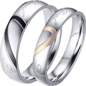 Aaishwarya Real Love Inscribed Heart Designed Couple