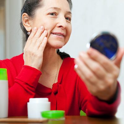 5 Common Make-Up Blunders Made By Aging Women