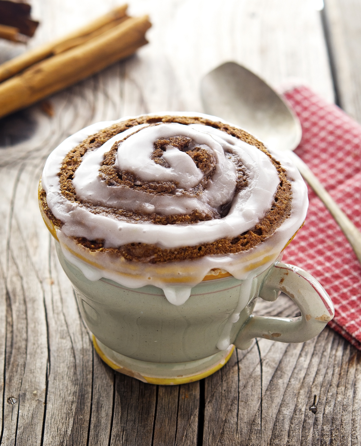 Cinnamon Roll Mug Cake