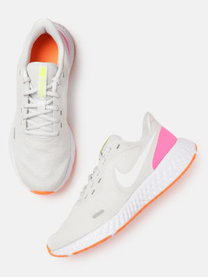 myntra women sports shoes