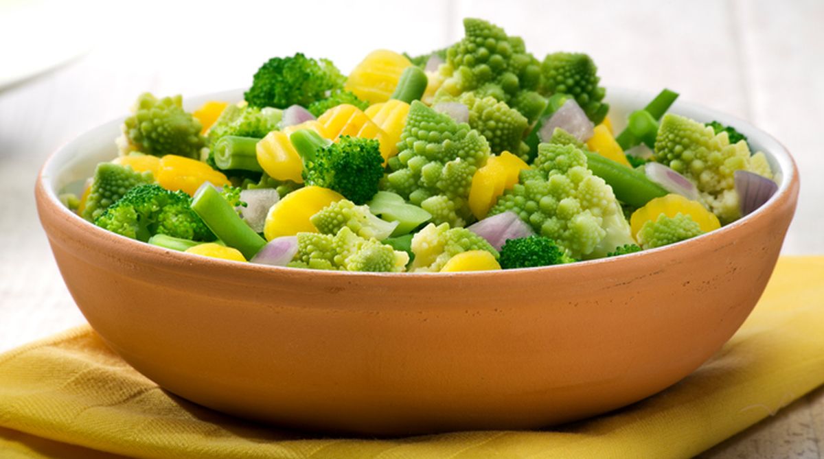 Mixed vegetables. Капуста романеско. Салаты с капустой романеско. Boiled Vegetables. Mix Vegetables.