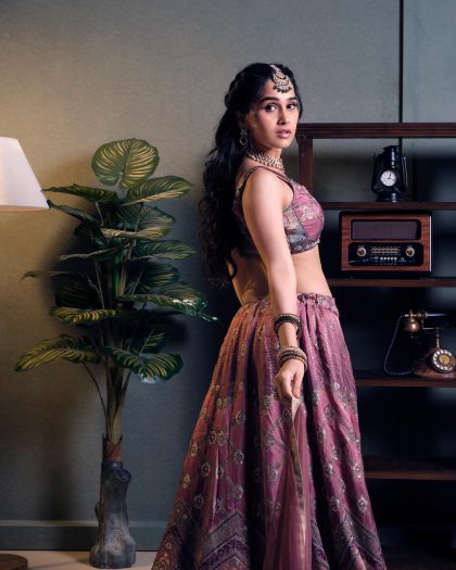 anushka kaushik
